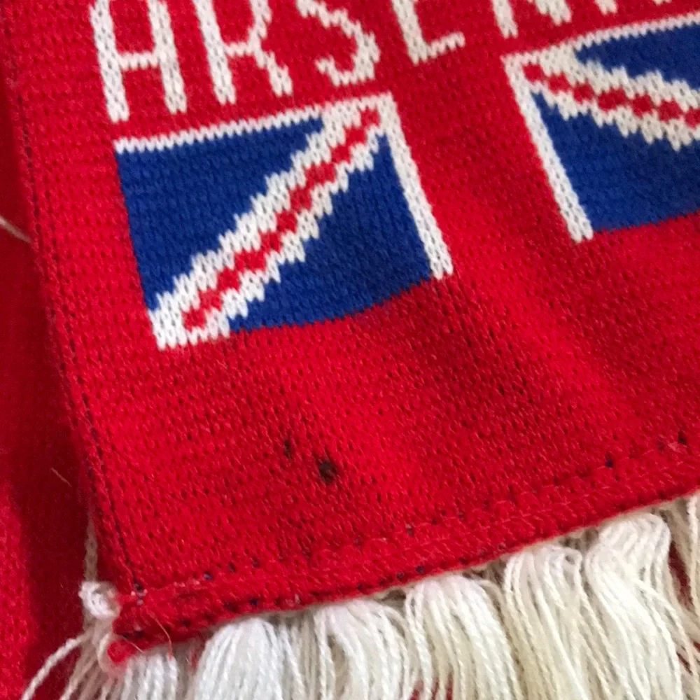 Red and‎ White Scarf